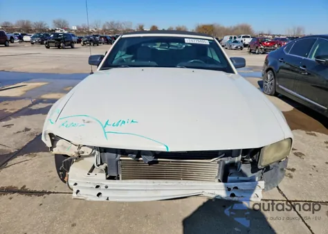 2008 Ford Mustang z USA, uszkodzony, nr VIN 1ZVHT84N685140516